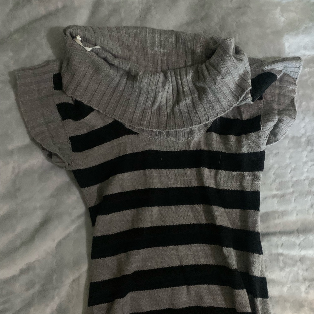 Off-shoulder bodycon sweater dress